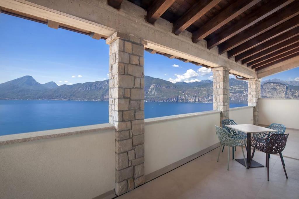 Villa Divina - Apt Divina Con Piscina E Vista Lago 布伦佐内堡 外观 照片
