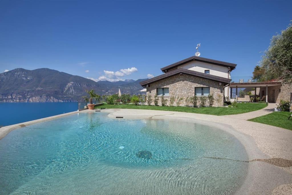 Villa Divina - Apt Divina Con Piscina E Vista Lago 布伦佐内堡 外观 照片