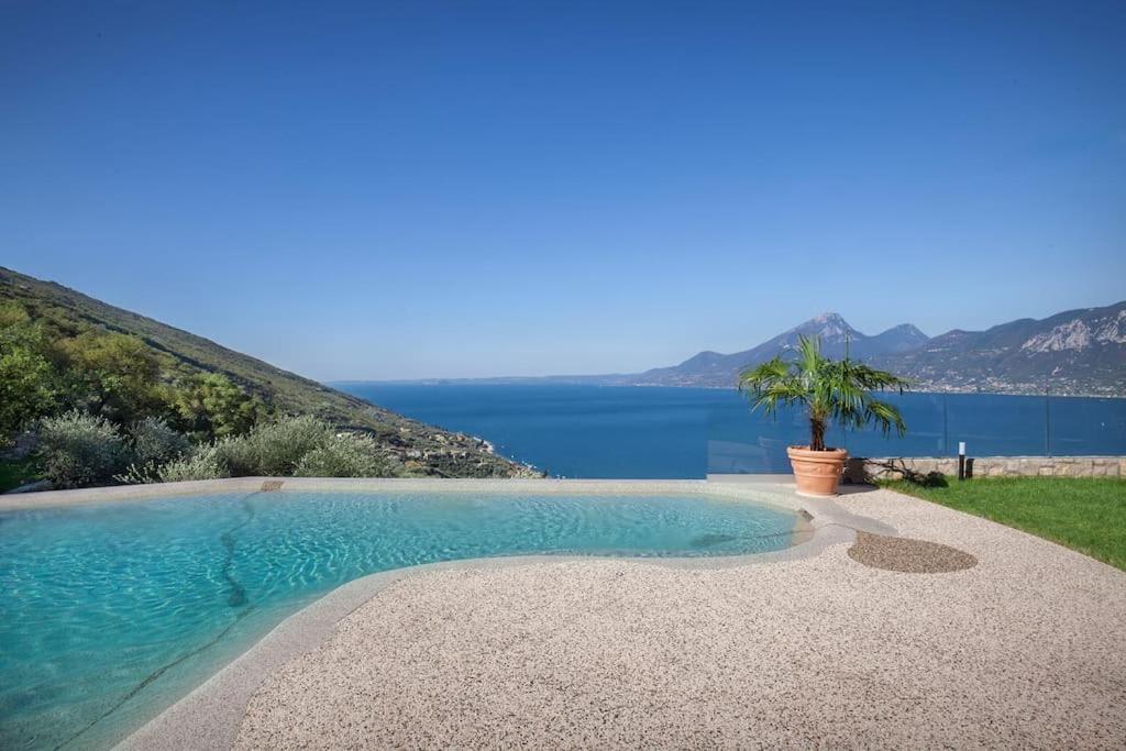 Villa Divina - Apt Divina Con Piscina E Vista Lago 布伦佐内堡 外观 照片