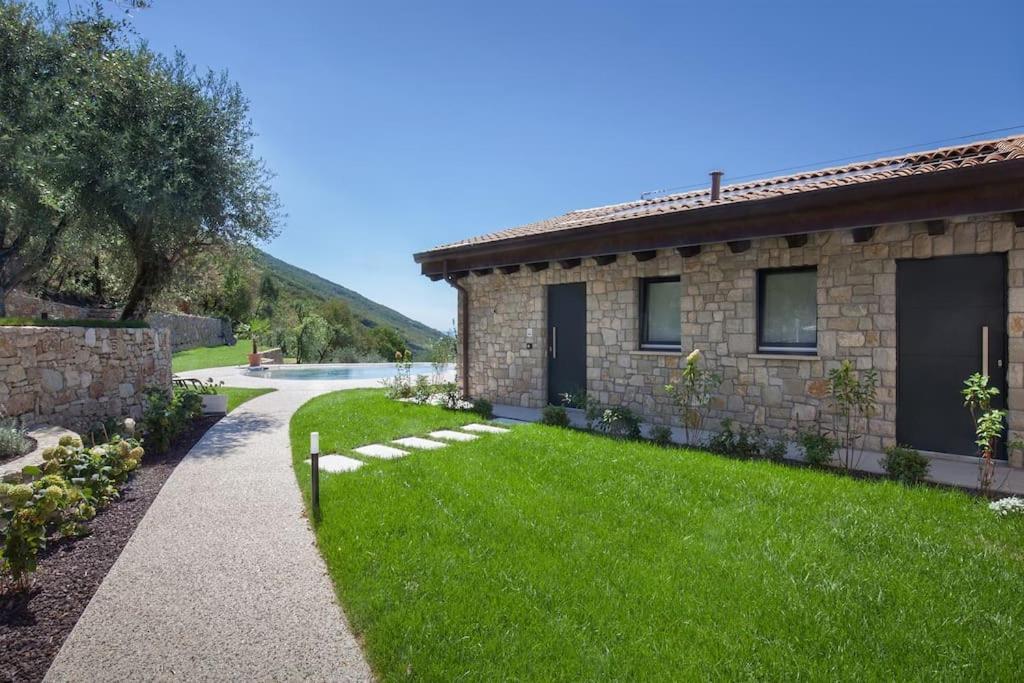 Villa Divina - Apt Divina Con Piscina E Vista Lago 布伦佐内堡 外观 照片