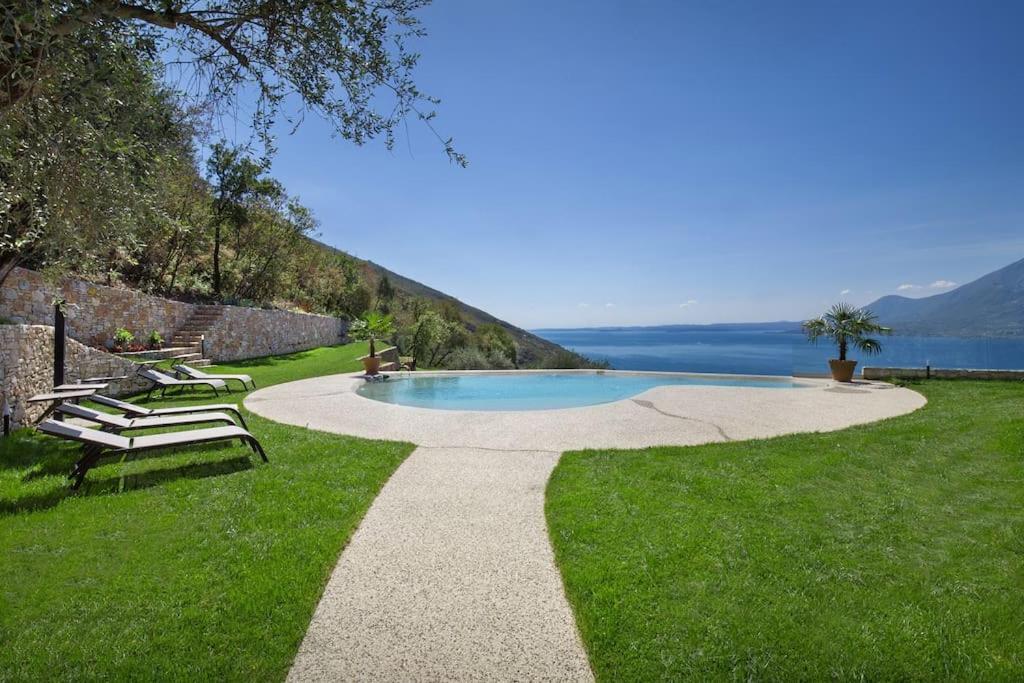 Villa Divina - Apt Divina Con Piscina E Vista Lago 布伦佐内堡 外观 照片