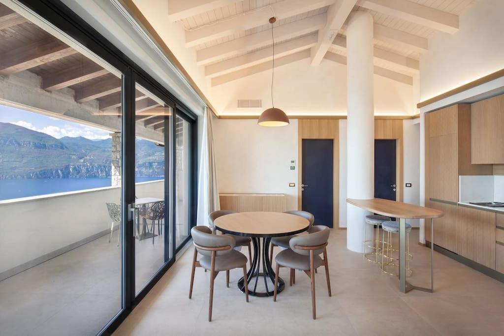 Villa Divina - Apt Divina Con Piscina E Vista Lago 布伦佐内堡 外观 照片