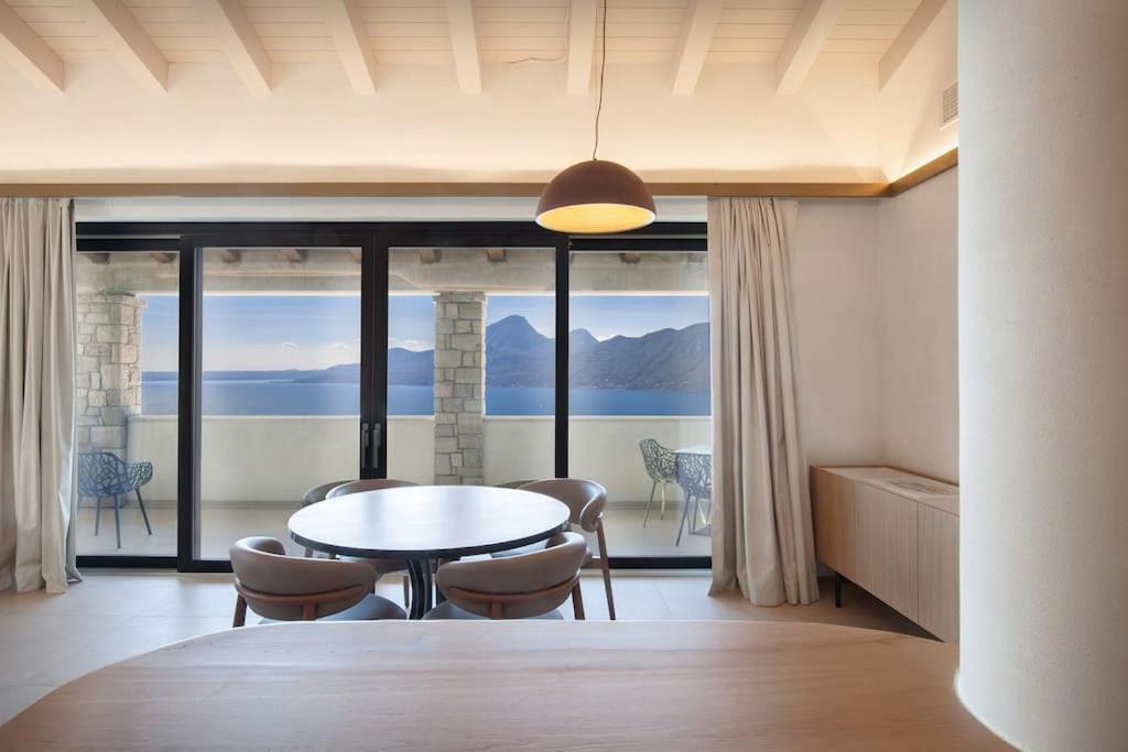 Villa Divina - Apt Divina Con Piscina E Vista Lago 布伦佐内堡 外观 照片