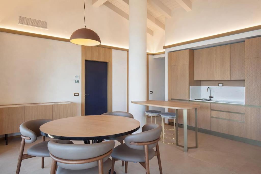 Villa Divina - Apt Divina Con Piscina E Vista Lago 布伦佐内堡 外观 照片